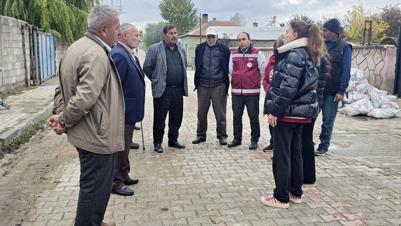Van’da Buzağı Kayıplarını Azaltmak Için Eğitim Seferberliği Başladı (1)