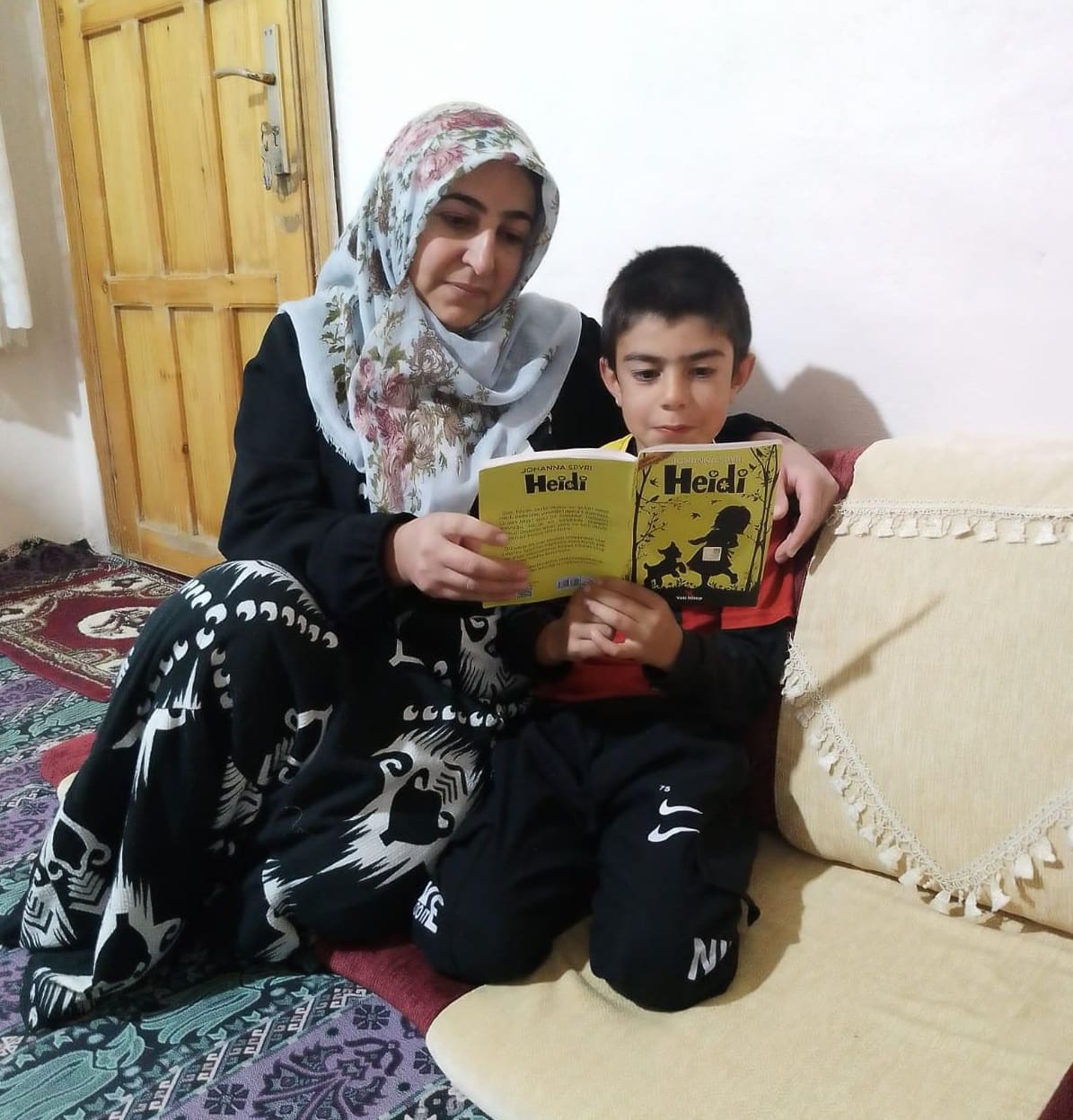Van’da Ekranlar Kapatıldı, Aileler Birbirlerini Fark Etti (4)