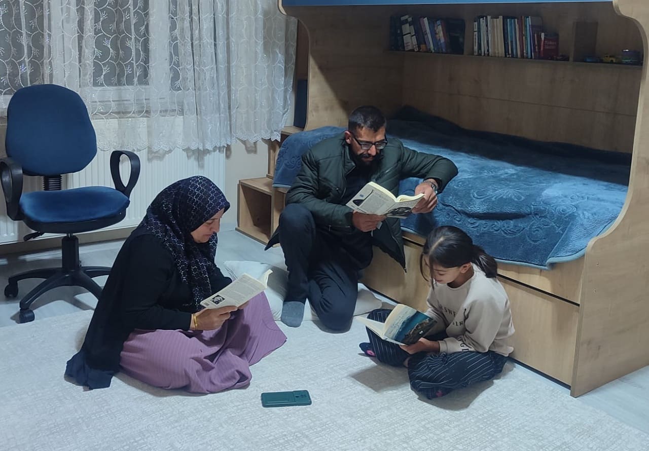 Van’da Ekranlar Kapatıldı, Aileler Birbirlerini Fark Etti (5)-1