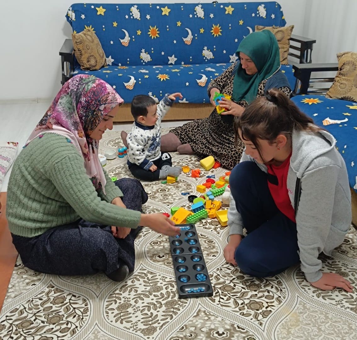 Van’da Ekranlar Kapatıldı, Aileler Birbirlerini Fark Etti (9)