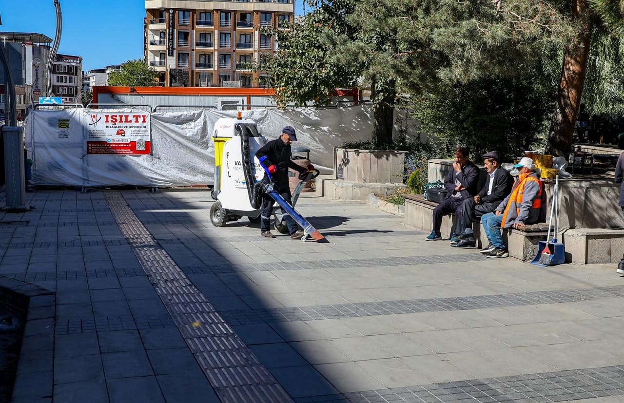 Van’da Elektrikli Süpürge Makineleri Kullanılmaya Başladı (4)
