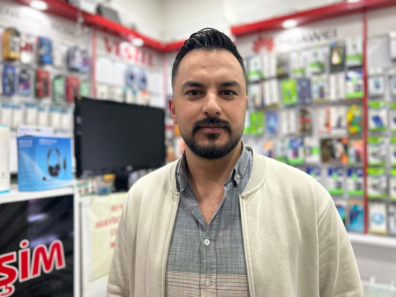 Van’da Esnaf Cep Telefonunun Patlama Anını Anlattı! (1)