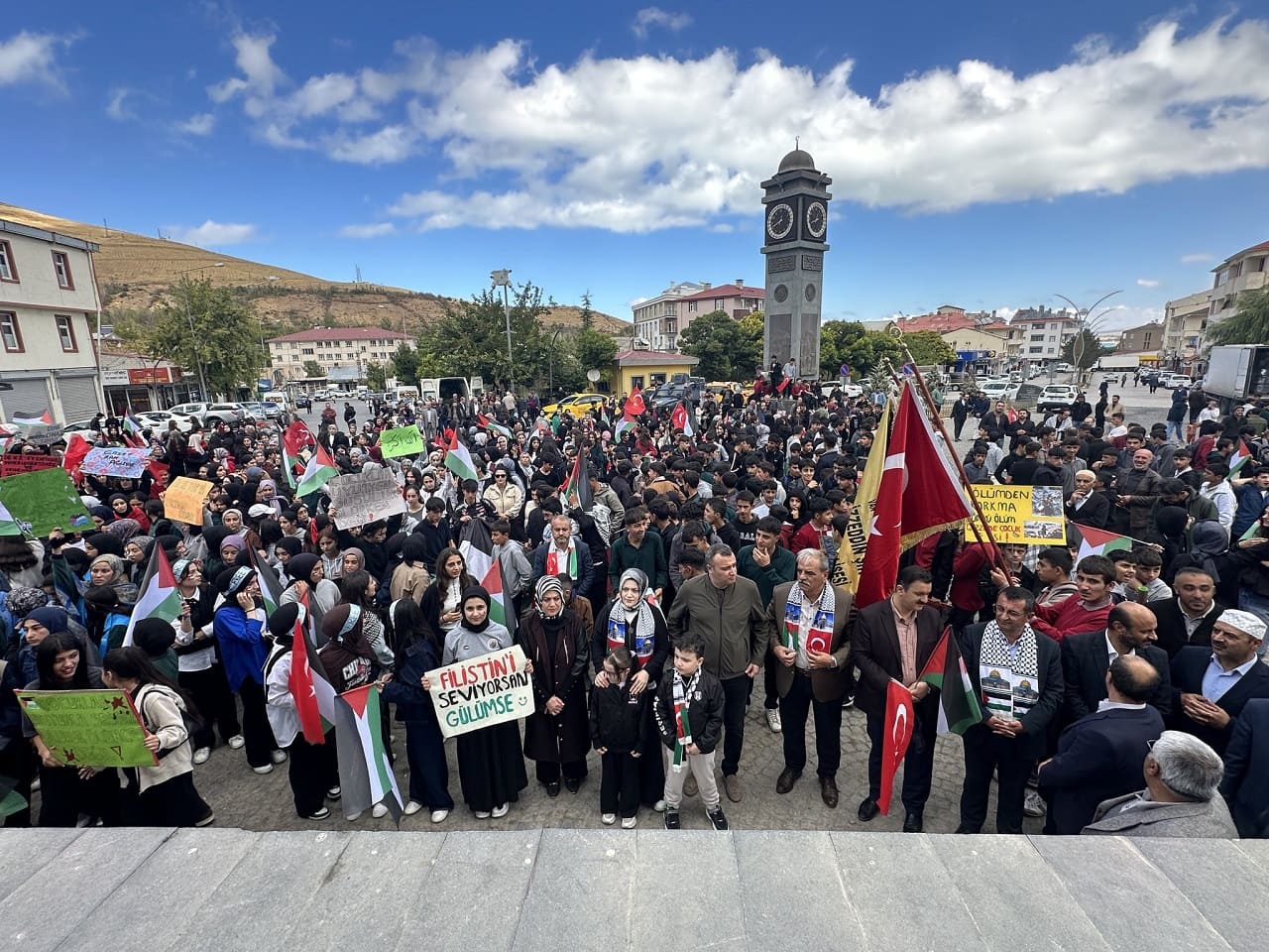 Van’da Kudüs Camii Ibadete Açıldı
