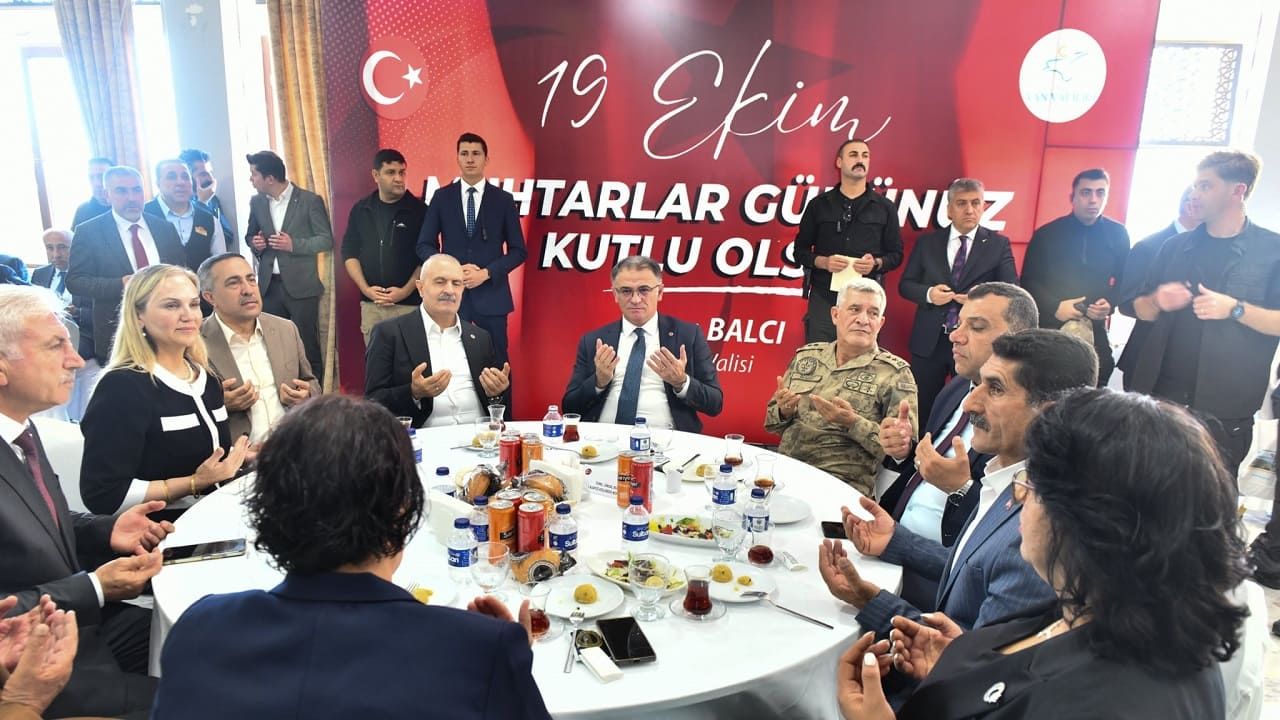 Van’da Muhtarlar Yemekte Buluştu (1)