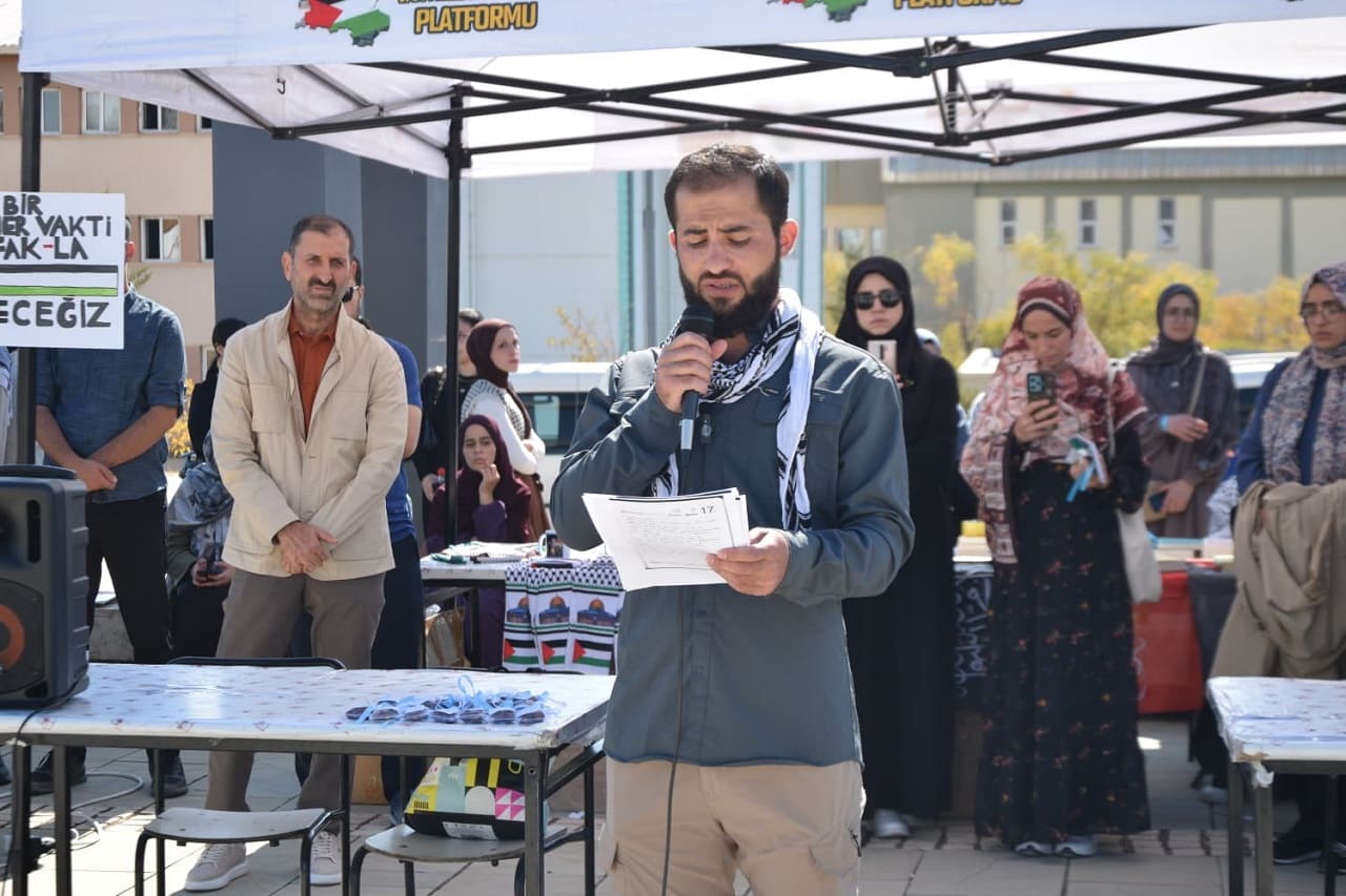 Van’da Öğrenciler Ayakta Zalimlerin Yanında Olmayın, Ateş Sizi De Yakar (2)