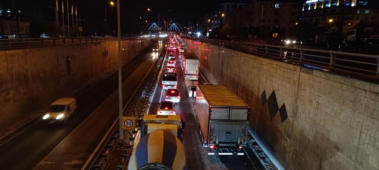 Van’da Trafik Kaosu! İşte Kapatılan Yollar Ve Açılış Tarihleri (2)-2