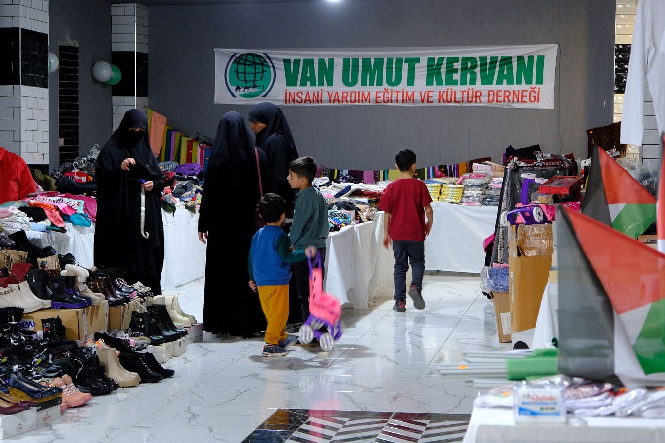 Van’da Yetim Ve Ihtiyaç Sahipleri Yararına Kermes Açıldı (11)