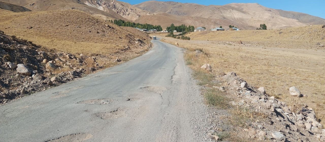 Van’da Yol Çilesi Yama Çalışması Da Yarım Kaldı (4)