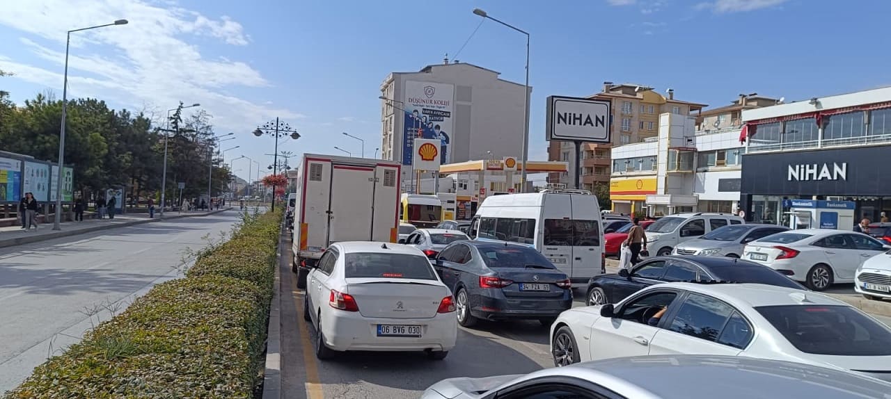 Van'da Yol Kapandı, Araç Kuyruğu Maraş Ve Sıhke’ye Kadar Uzadı! (5)