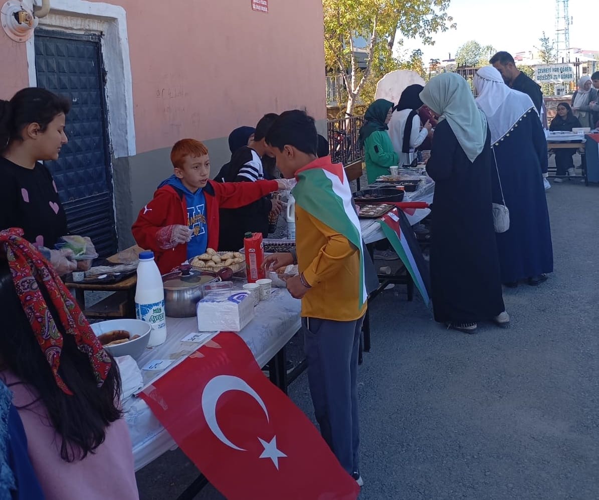 Van’daki Okullarda “Gazze Kardeşlik Kermesleri” Devam Ediyor (5)