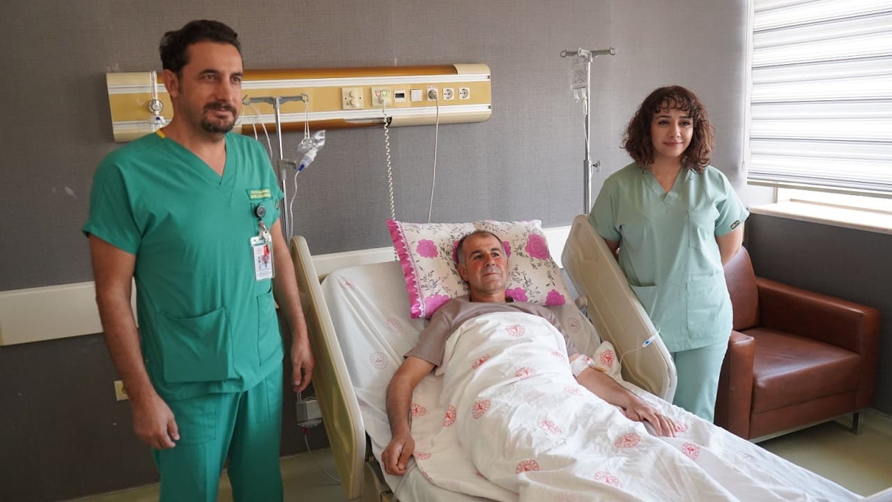Vanlı Çiftçinin Karnından 4 Kiloluk Dev Kitle Çıktı (2)