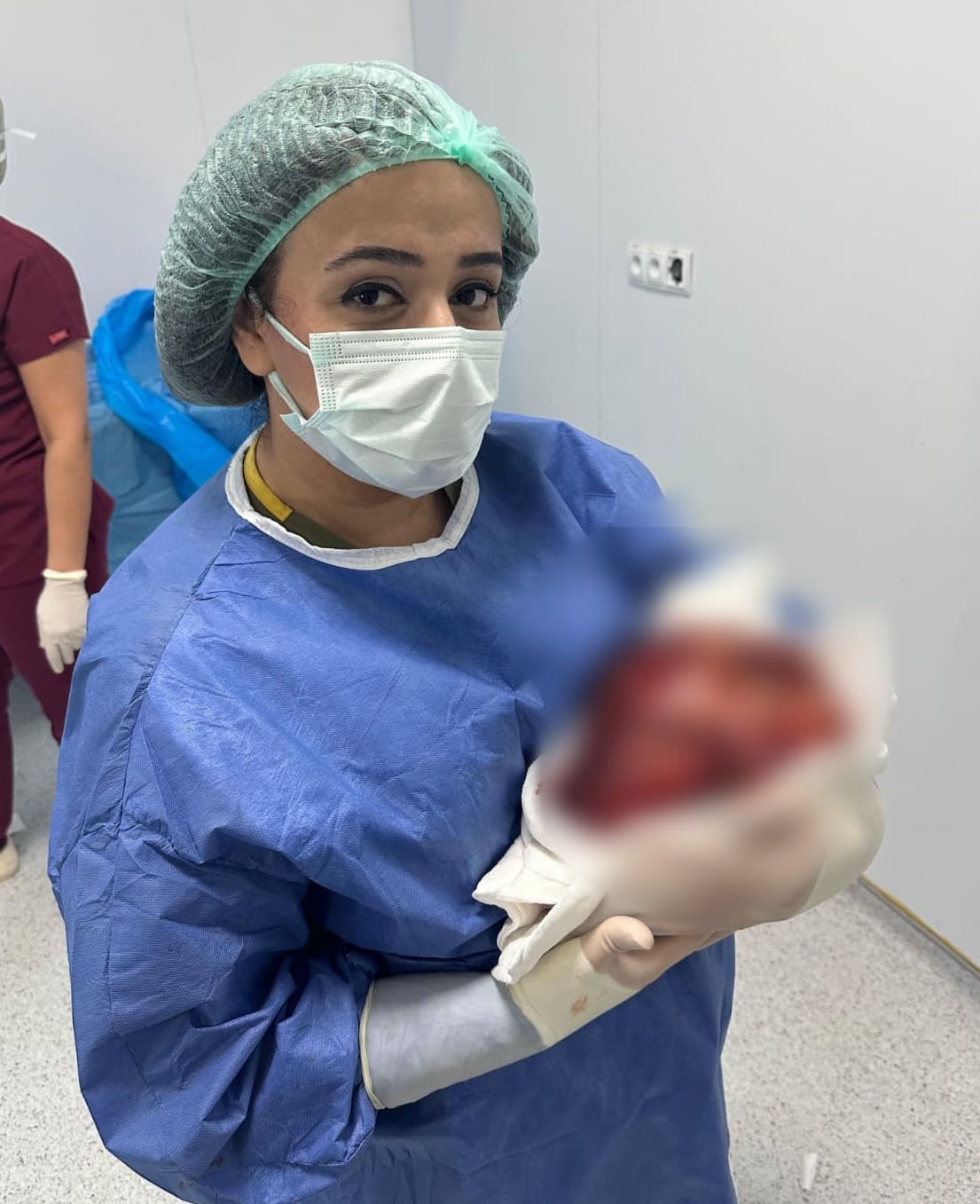 Vanlı Çiftçinin Karnından 4 Kiloluk Dev Kitle Çıktı (4)