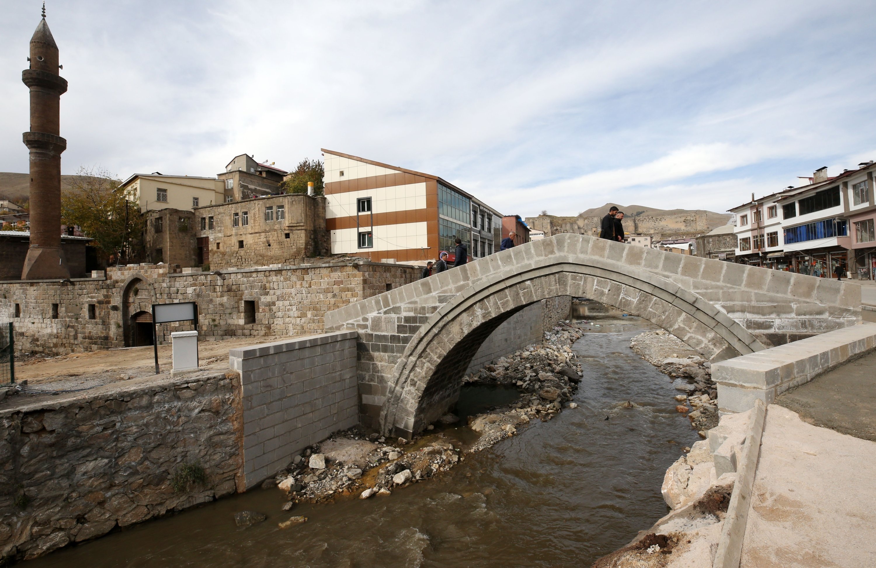 Bitliste Bes Minare Hikayesi Camiler Turkuler Ve Zamanin Izleri 5