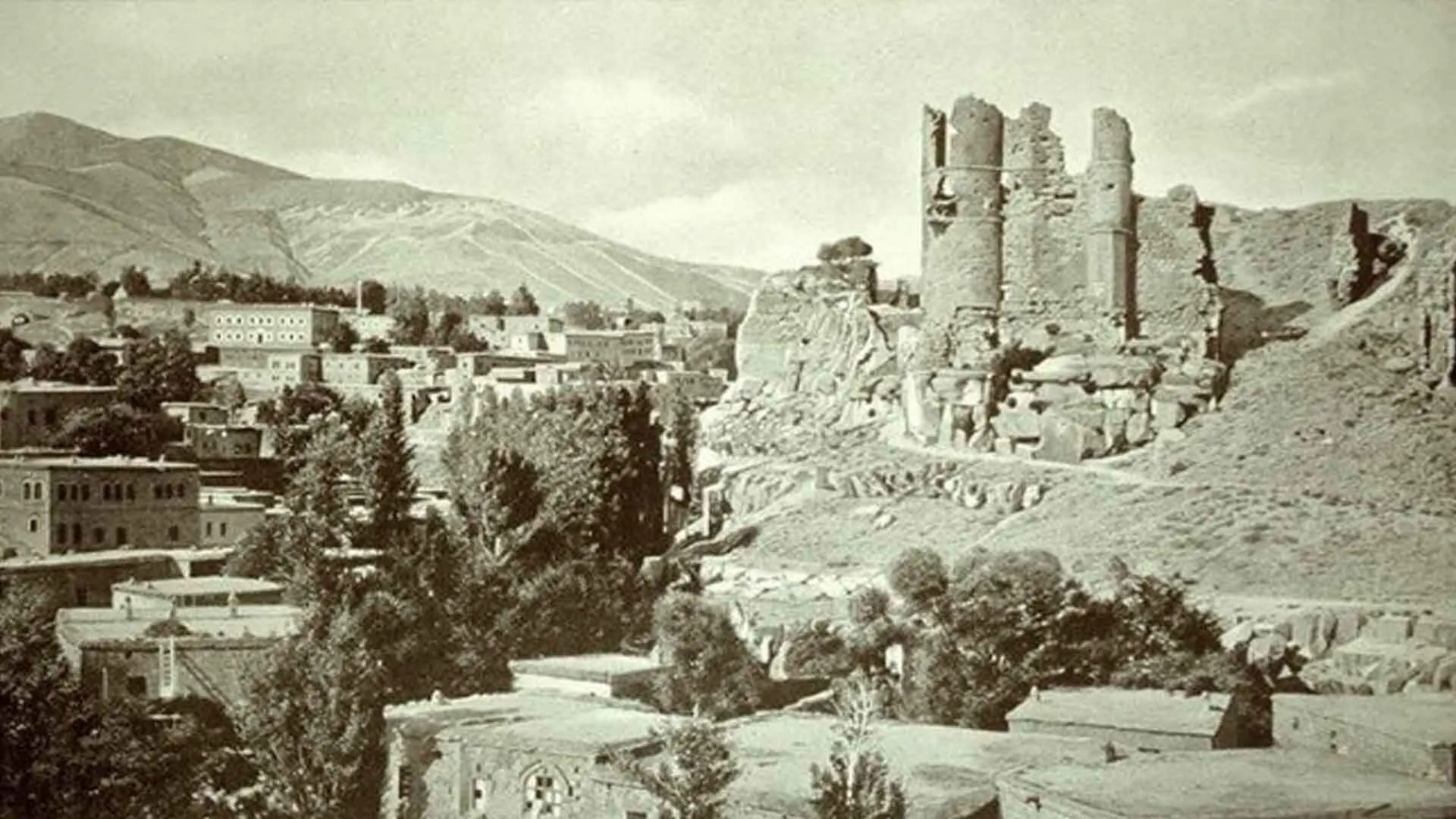 Bitliste Bes Minare Hikayesi Camiler Turkuler Ve Zamanin Izleri 6