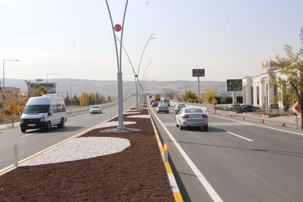 Edremit Yolundaki Köprülü Kavşak Trafiğe Açıldı (5)