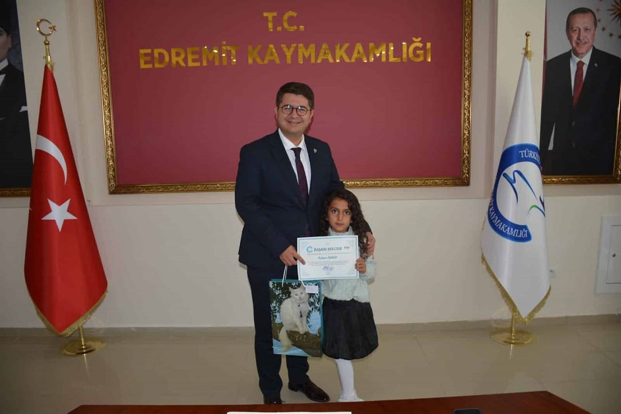 Edremit’te Kitapvan Ilçe Birincileri Ödüllendirildi (2)