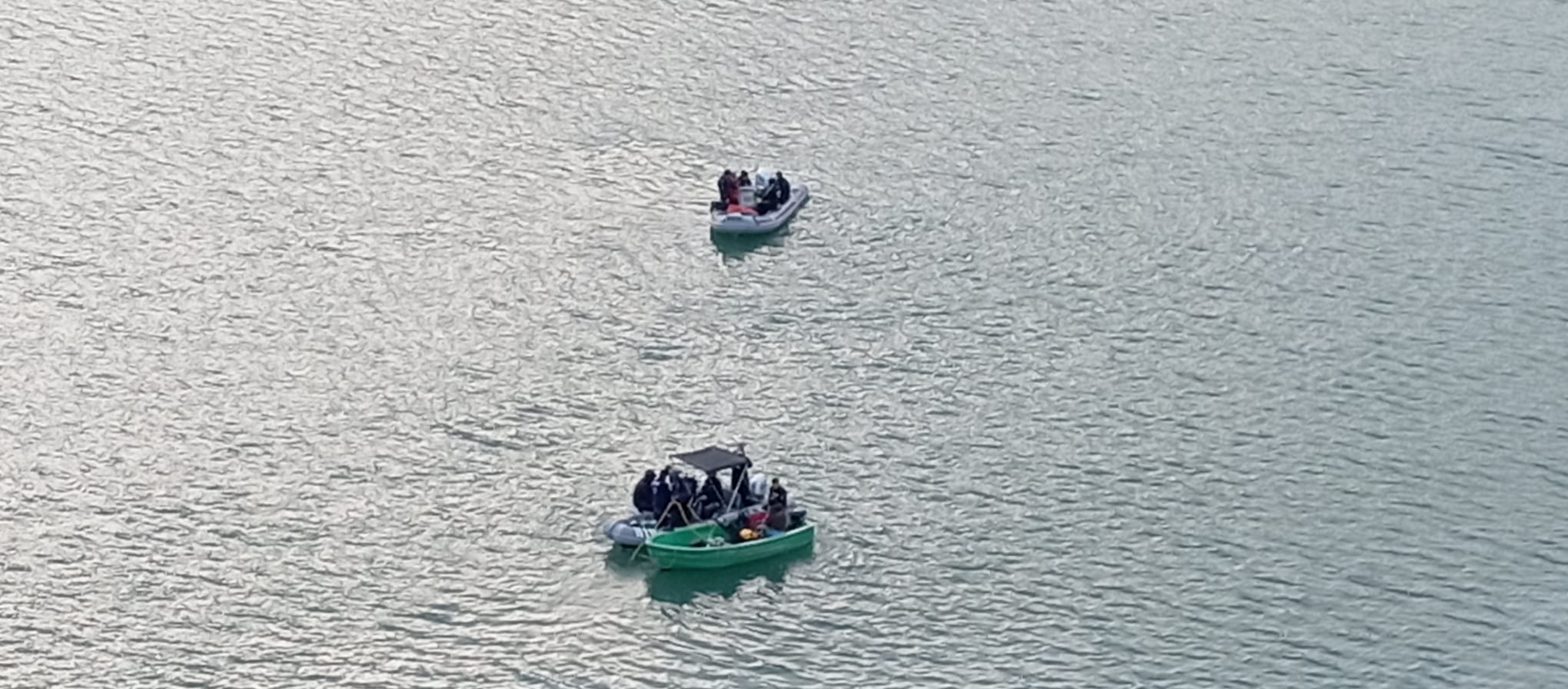 Van'da Zernek Barajı’na uçan araçta bulunan 3 kişi hayatını kaybetti-3