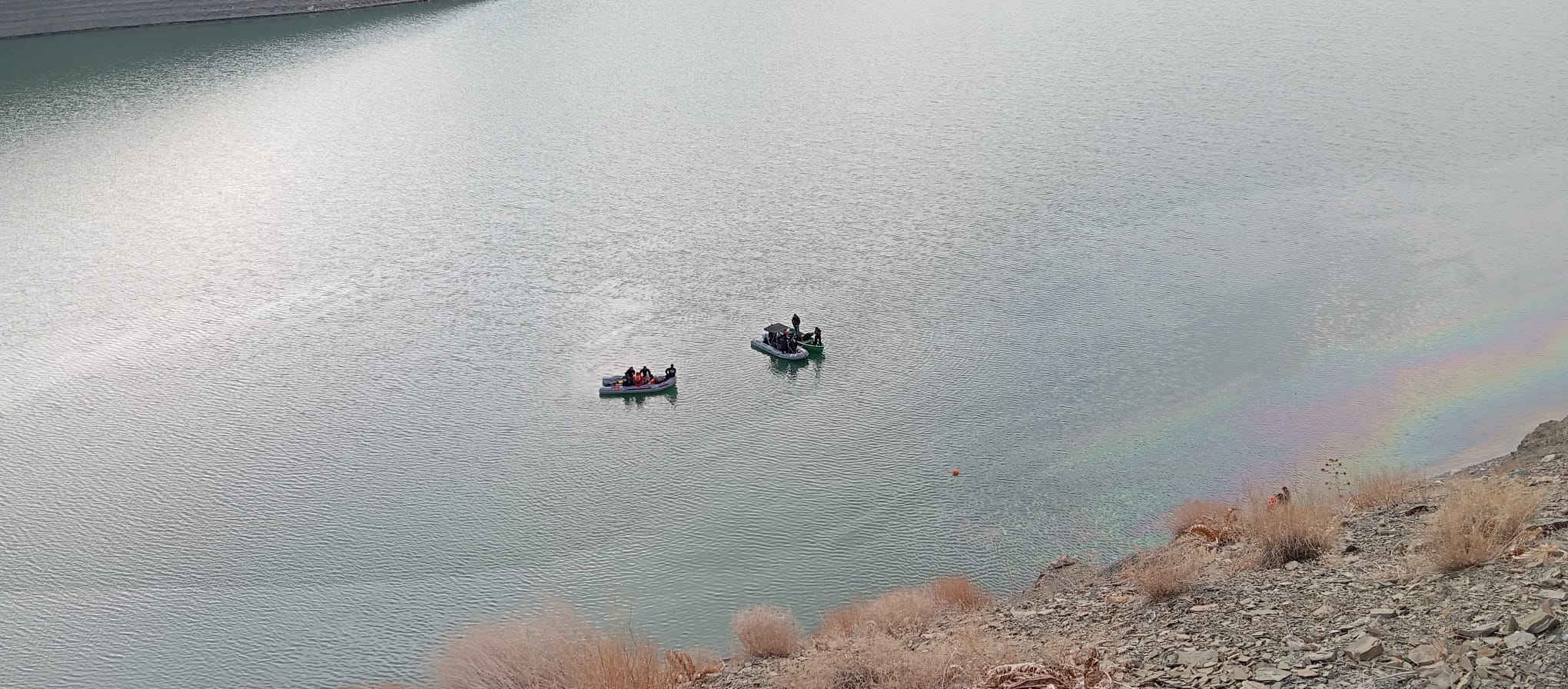 Van'da Zernek Barajı’na uçan araçta bulunan 3 kişi hayatını kaybetti-2