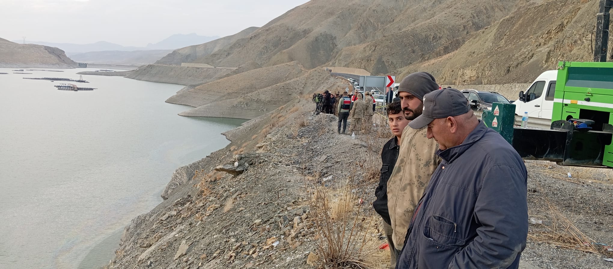 Van'da Zernek Barajı’na uçan araçta bulunan 3 kişi hayatını kaybetti-5