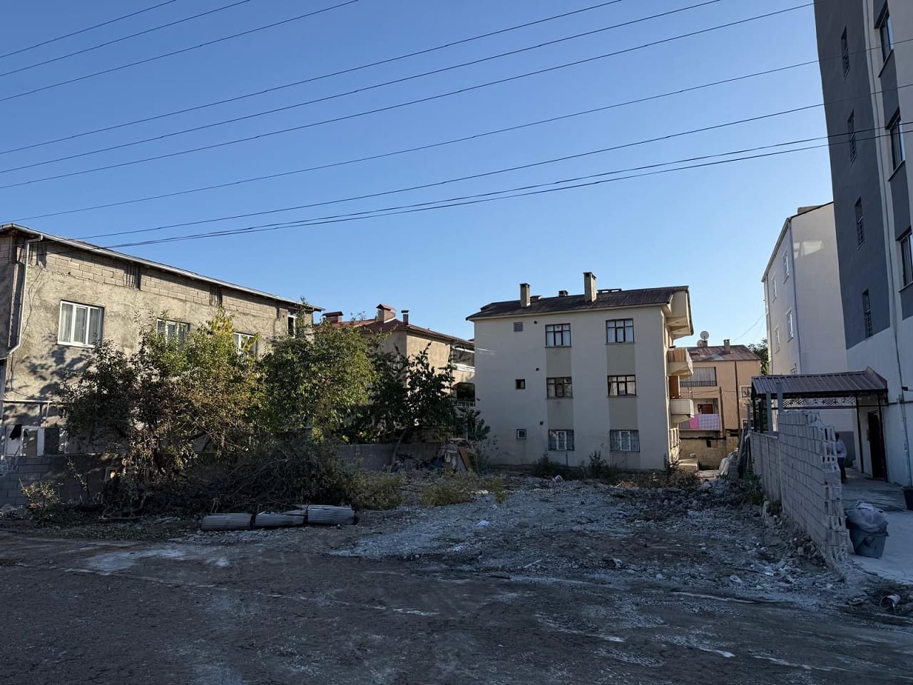 İpekyolu’nda Metruk Yapılar Bir Bir Yıktırıldı (2)