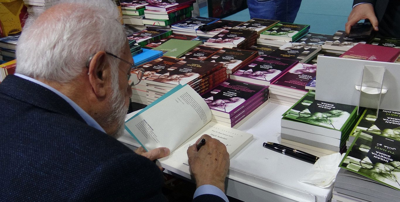 Sirma Kitaplarin Degil Telefonlarin Kolesi Olduk 3