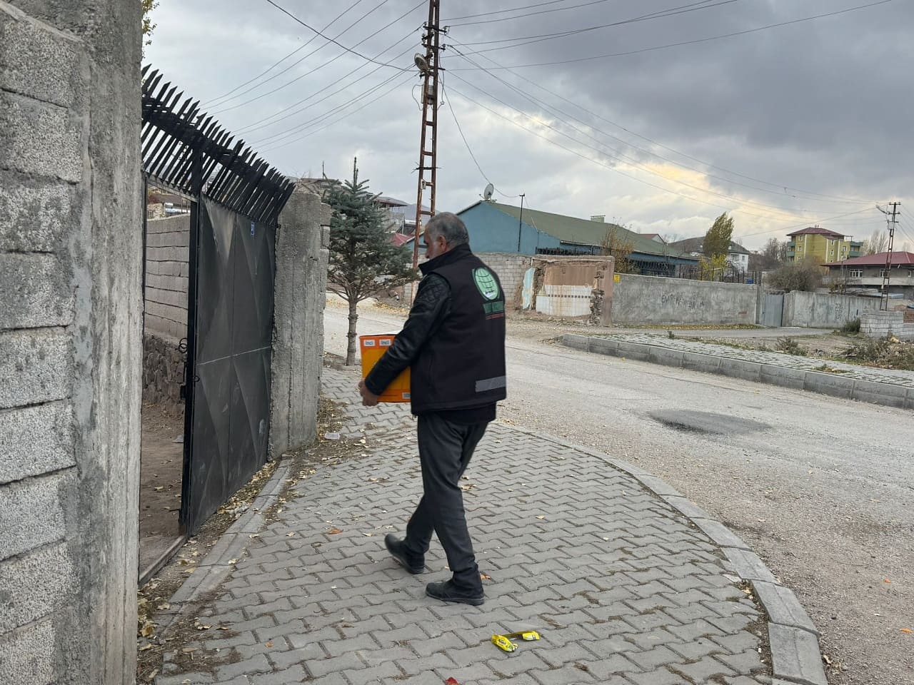 Umut Kervanı, Doğubayazıt’ta Yardım Çalışmalarını Sürdürüyor (2)