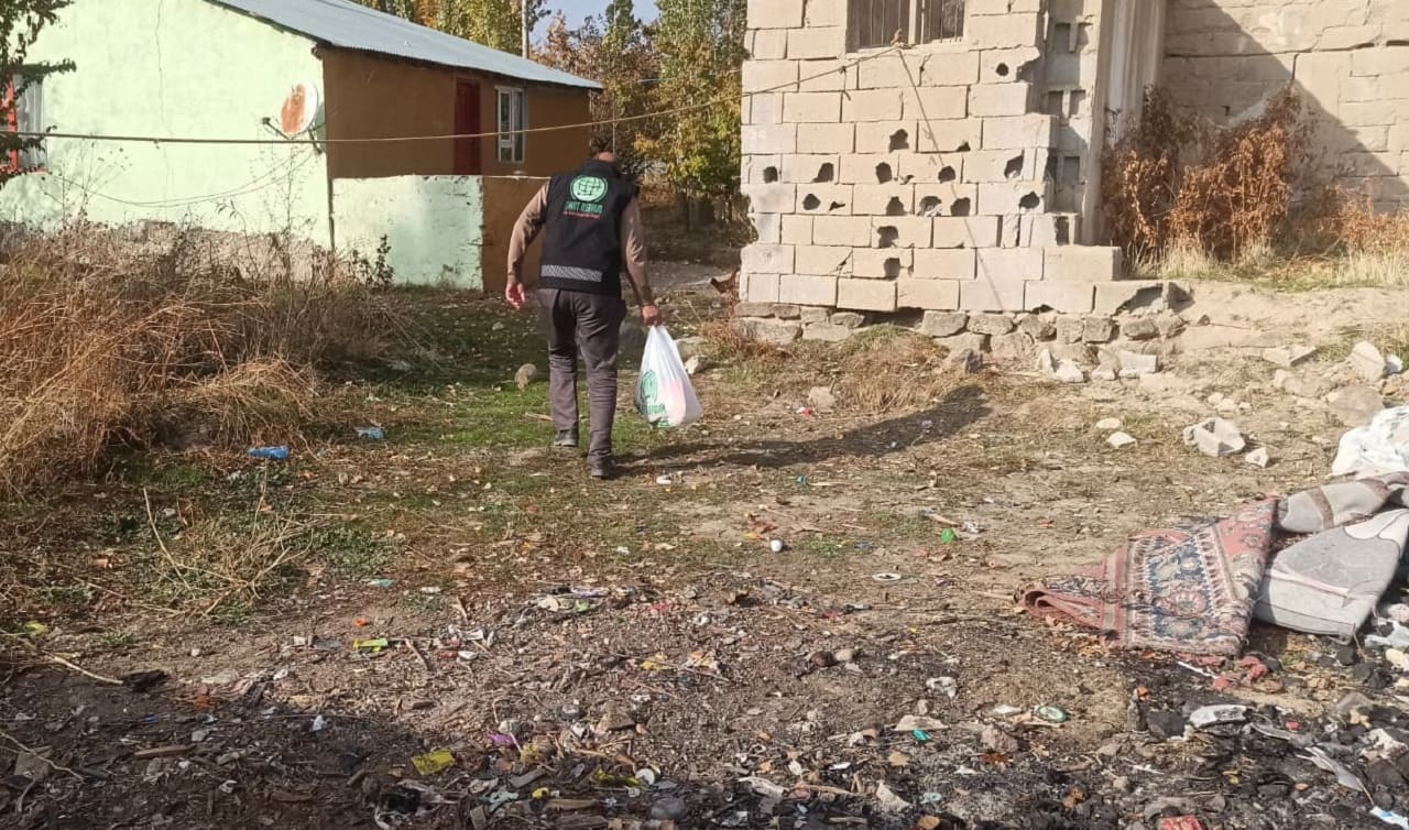 Umut Kervanı Erciş’te Ihtiyaç Sahiplerini Unutmuyor (6)