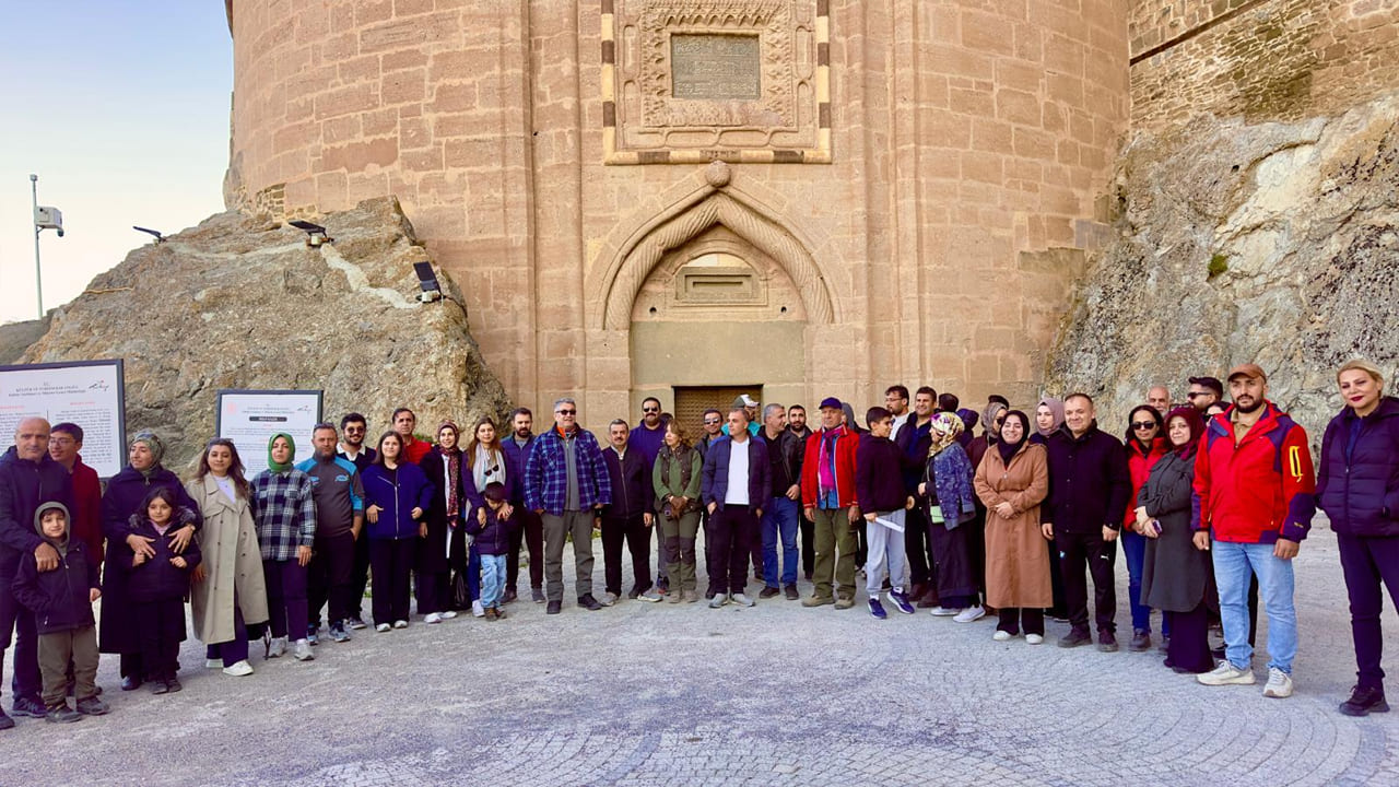 Van Gölü Aktivistleri, Gürpınar’da Tarihe Yolculuk Yaptı (3)