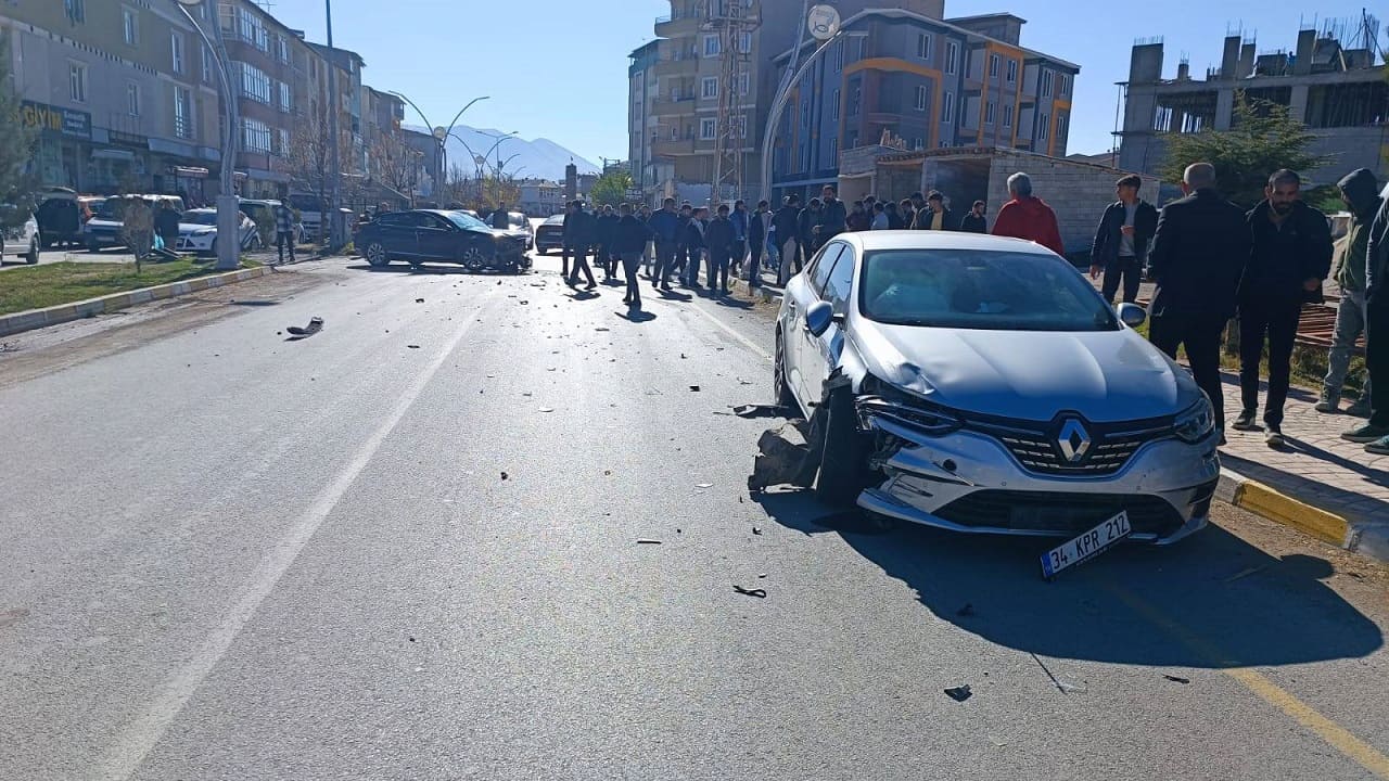 Van Muradiye’de Trafik Kazası! (3)