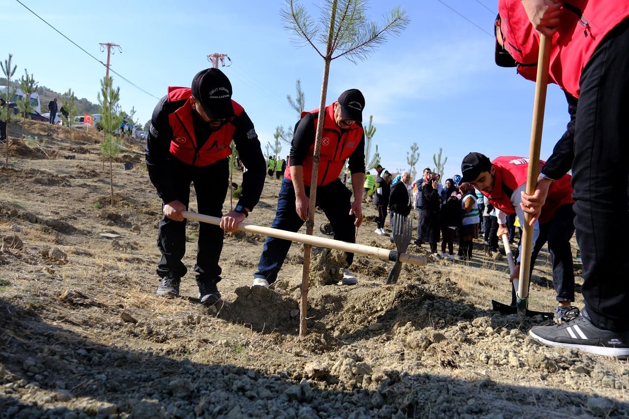 Van Umut Kervanı’ndan Geleceğe Nefes Kampanyasına Destek (4)