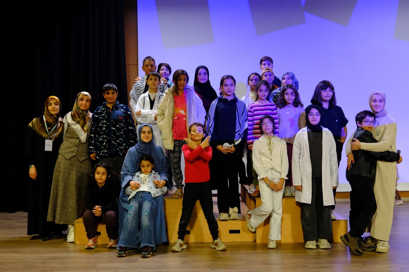 Van Yyü’de Gazze Için Duygu Dolu Tiyatro (13)