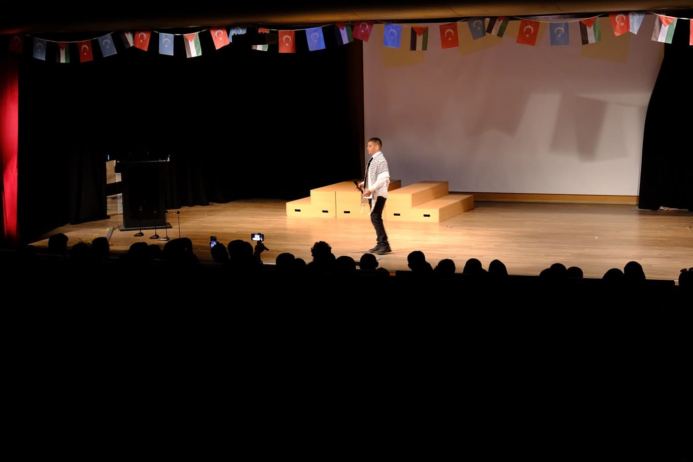 Van Yyü’de Gazze Için Duygu Dolu Tiyatro (7)