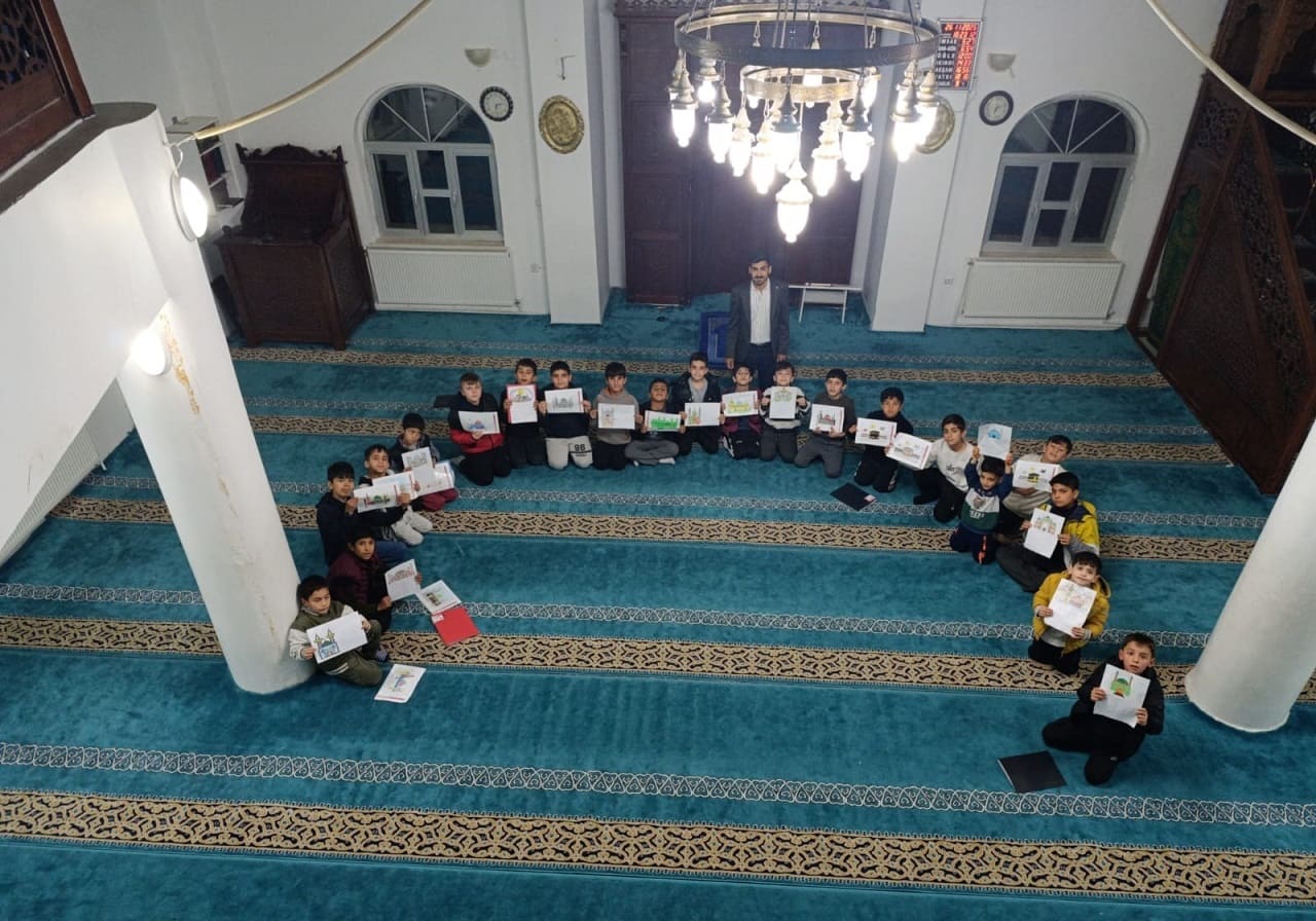Van’da Çocuklar ‘Hayallerindeki Cami’yi Çizdi (1)
