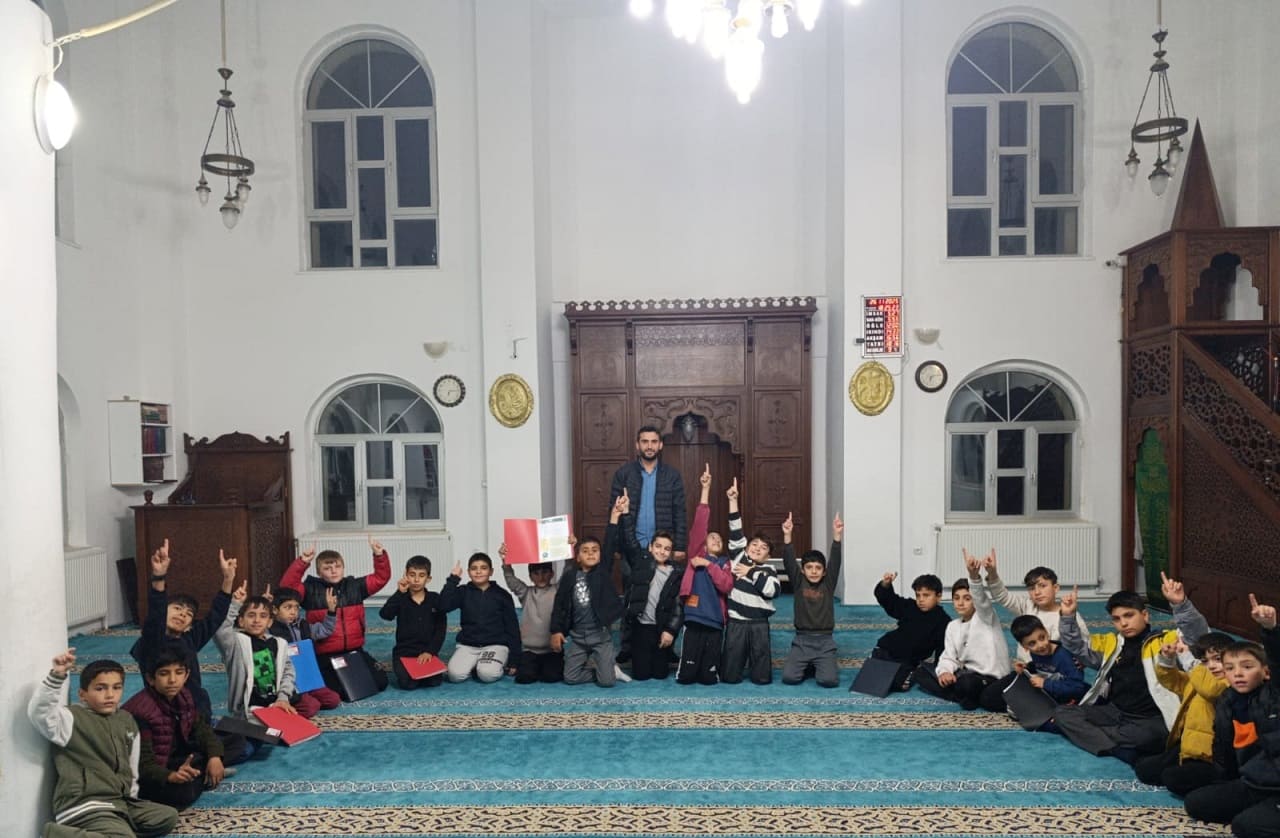 Van’da Çocuklar ‘Hayallerindeki Cami’yi Çizdi (2)