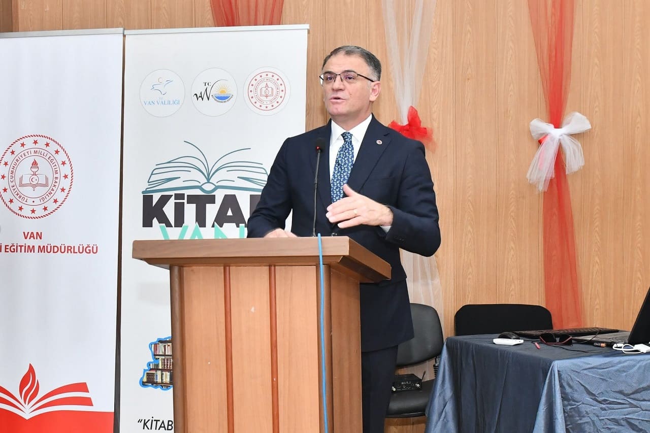 Van’da Dereceye Giren Öğrencilere Ödül Verildi (2)