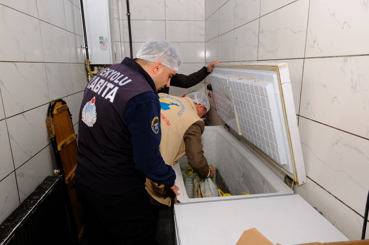 Van'da Gıda Zehirlenmelerine Karşı Denetim (4)