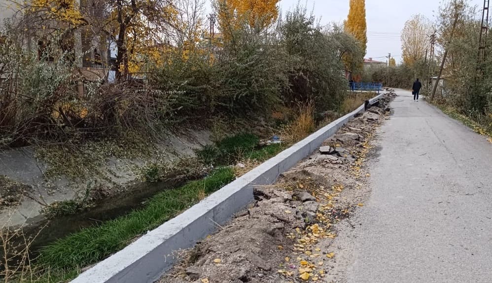 Van’da Şamran Kanalı'ndaki Çalışma Kazalara Davetiye Çıkarıyor! (3)