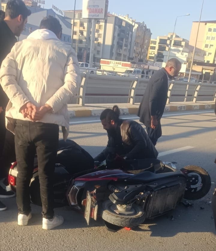 Van’da Trafik Kazası Yaralı Var… (2)