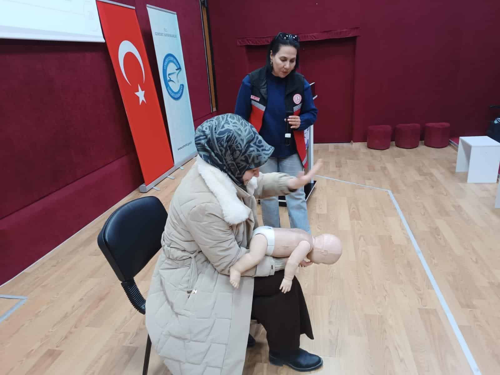 Van’da Usta Öğreticilere Iş Sağlığı Ve Ilk Yardım Eğitimi (2)