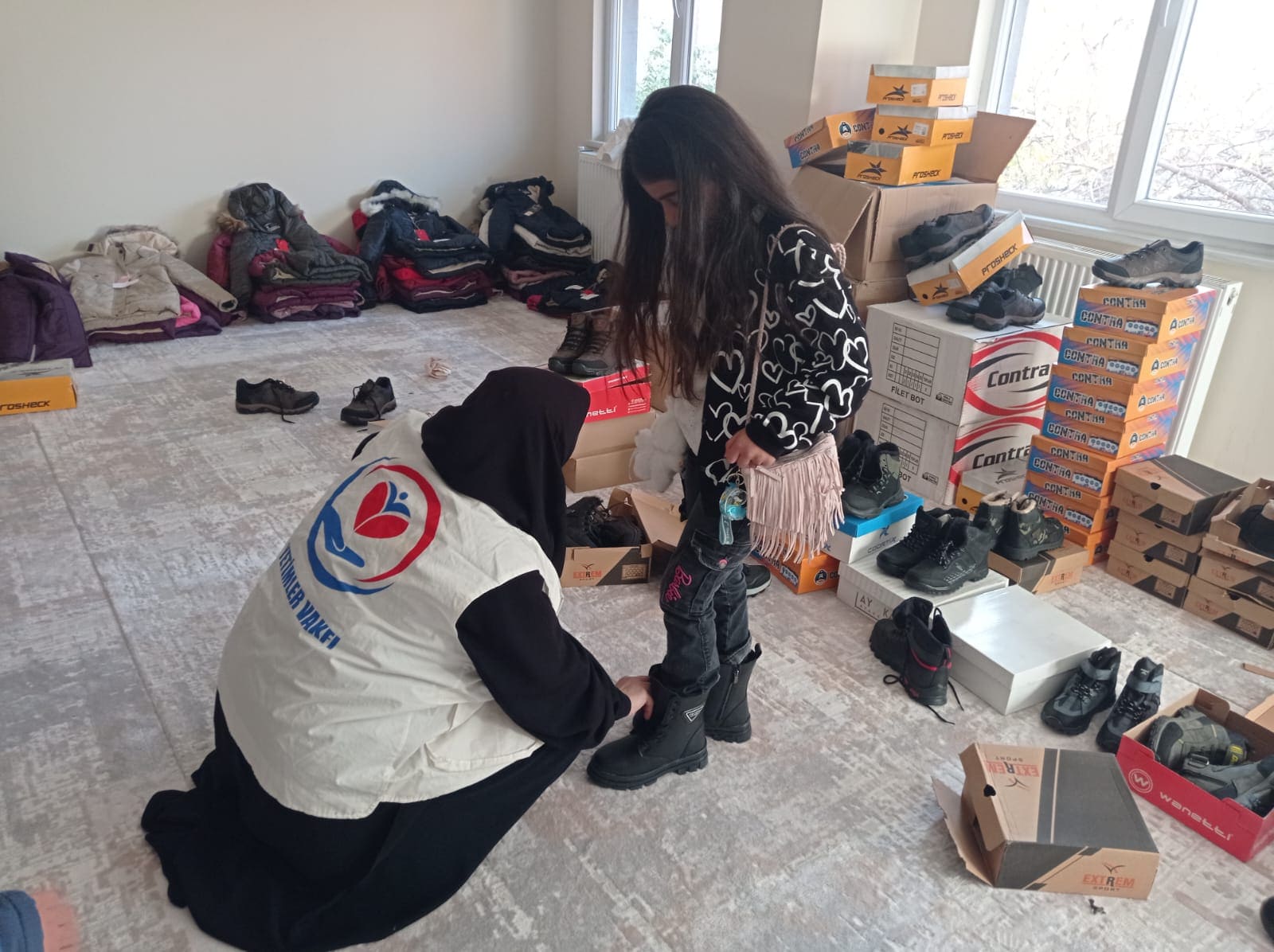 Van’da Yetim Çocukların Yüzü Güldü (13)