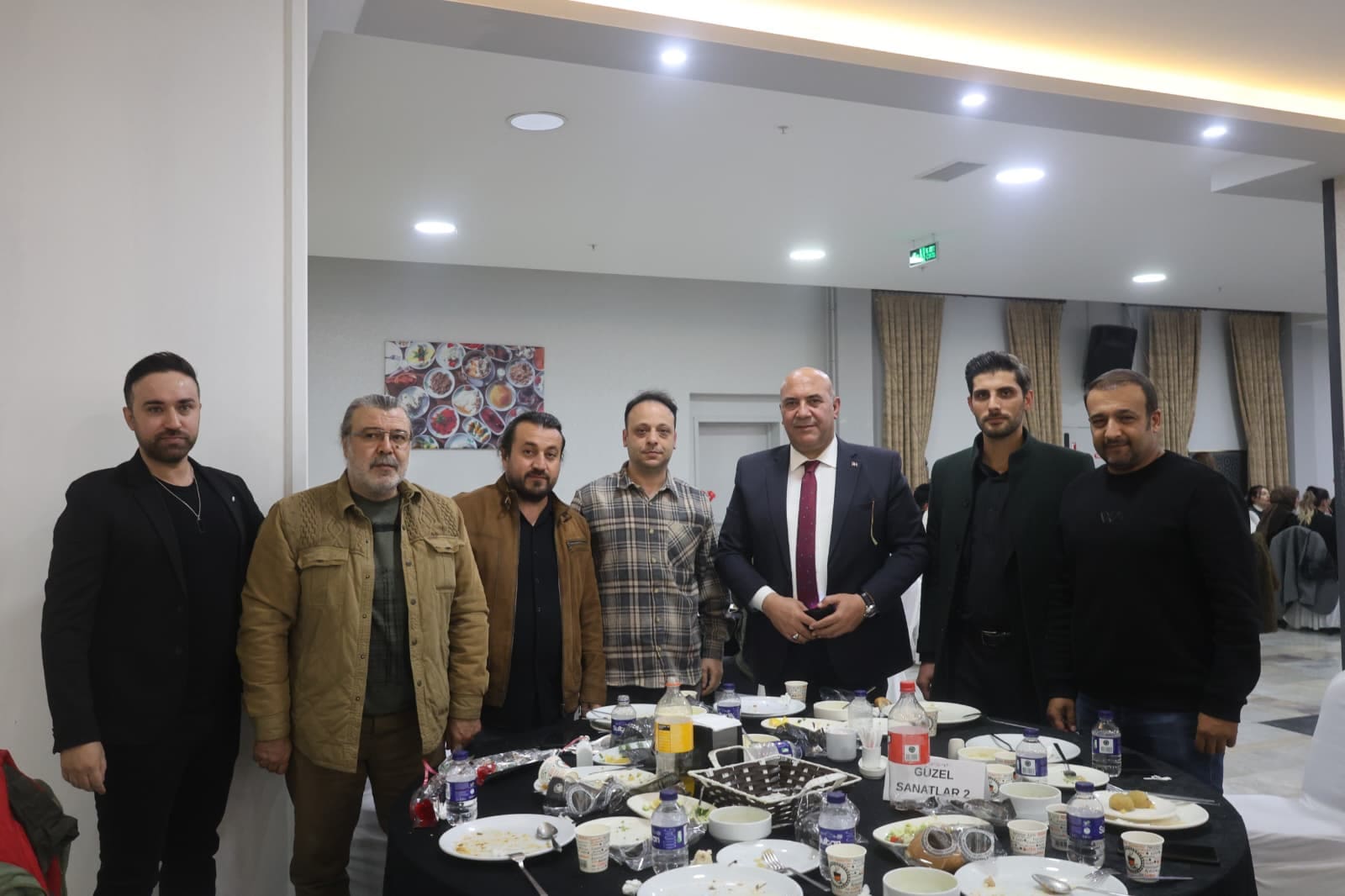 Vandaki Ogretmenler Yemekte Bulustu (3)