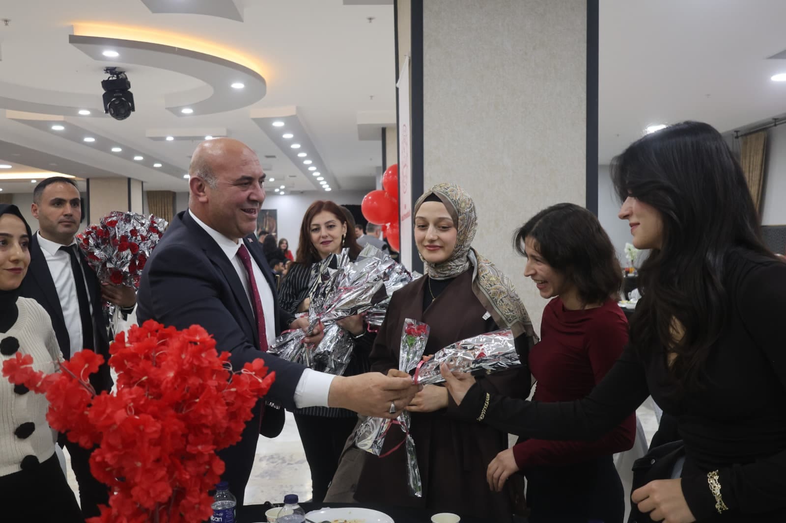 Vandaki Ogretmenler Yemekte Bulustu (8)