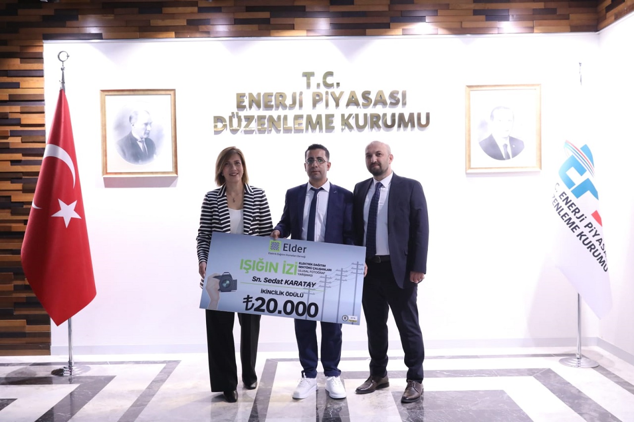 Vanlı Gazeteci Sedat Karatay Ankara'dan Ödülle Döndü (3)