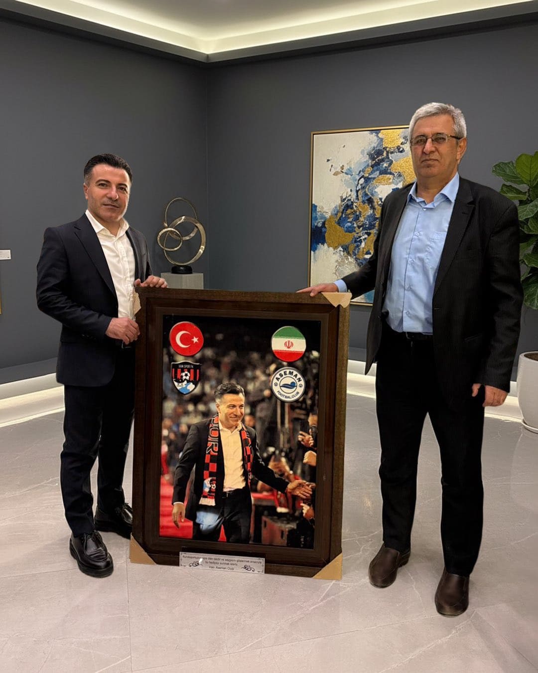 Vanspordan Uluslararasi Is Birligi Iranda Futbol Okulu Kuruluyor 1