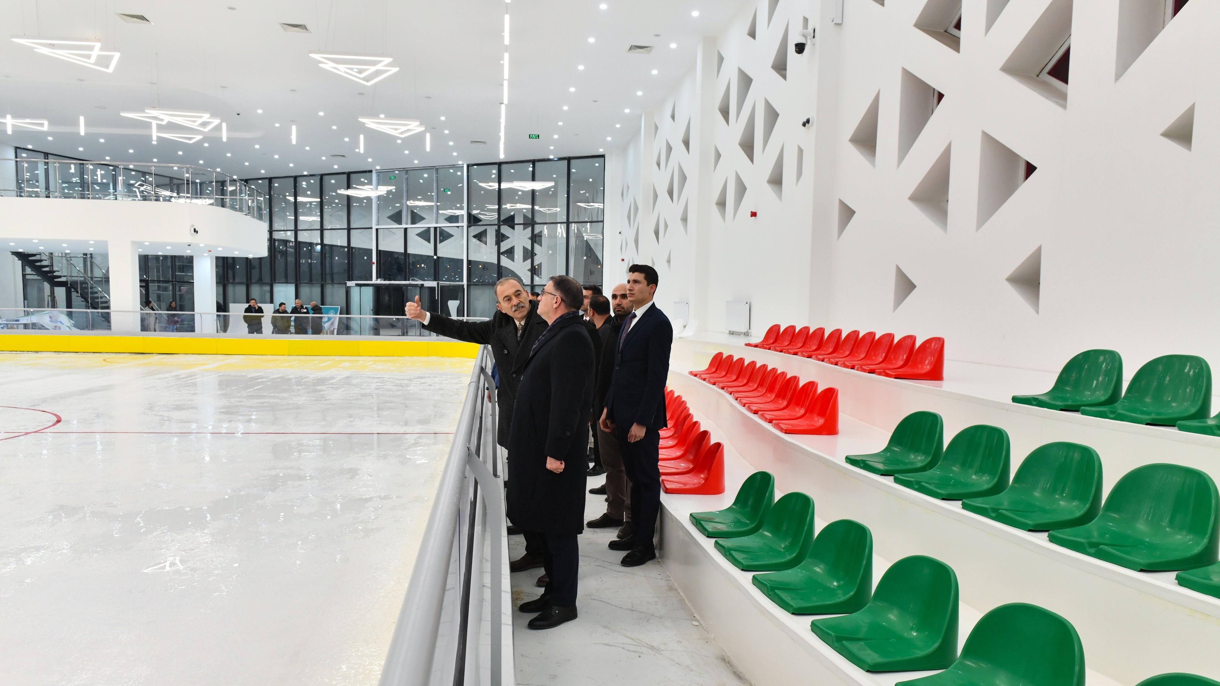 Vali Balci Duyurdu Spor Adasindaki Buz Pisti Hizmete Giriyor 1