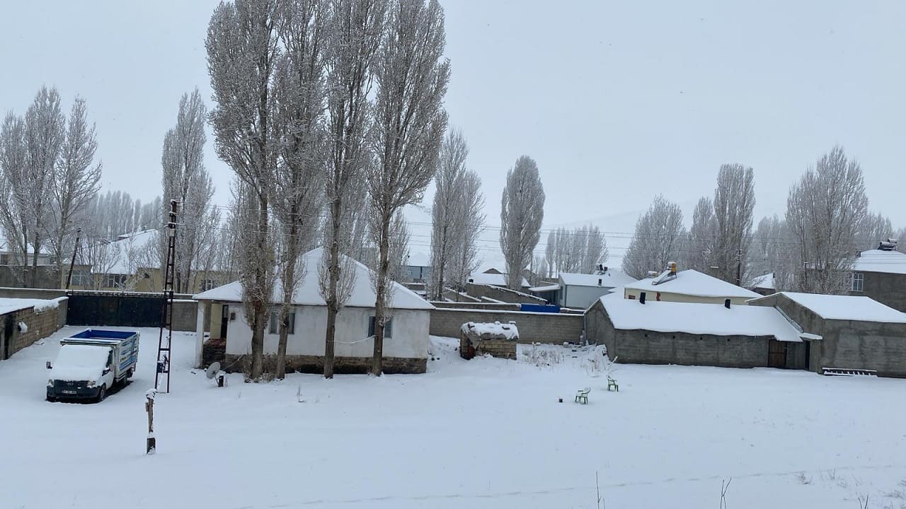 Van Çaldıran’da Kar Yağışı Etkili Oluyor! (3)