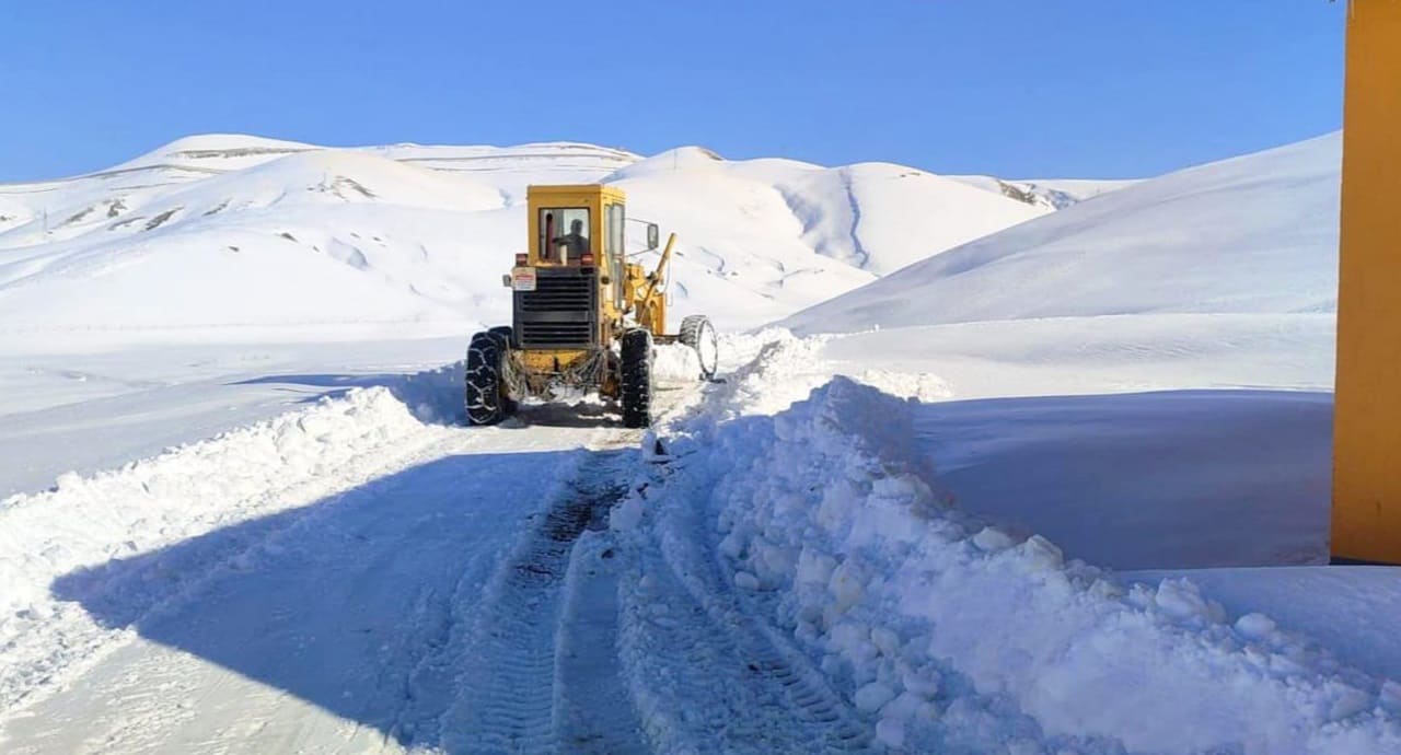 Van’da 102 Yerleşim Birimine Ulaşım Sağlanamıyor (1)