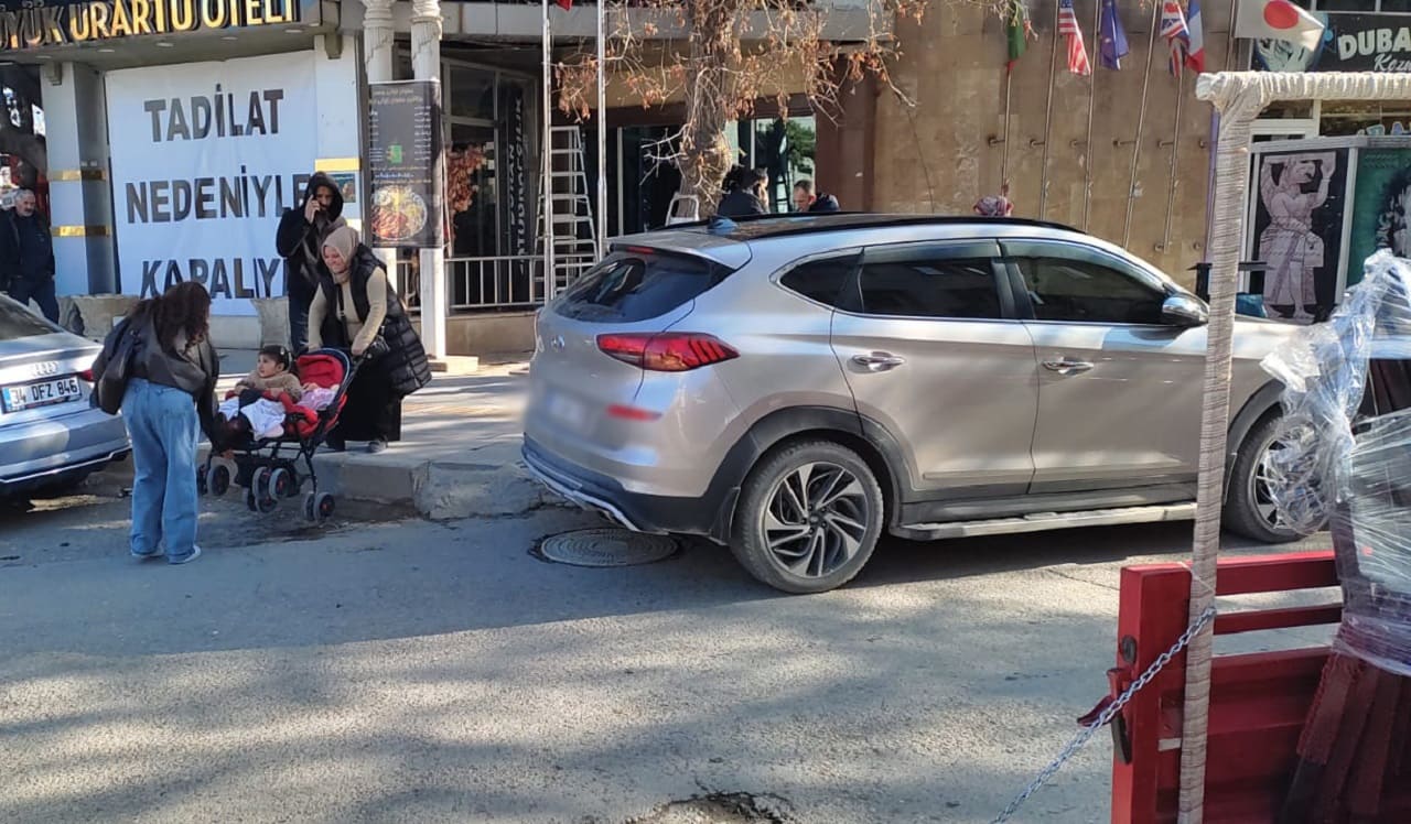 Van’da Hatalı Parka Ilginç Tepki Park Eden Engellidir! (1)