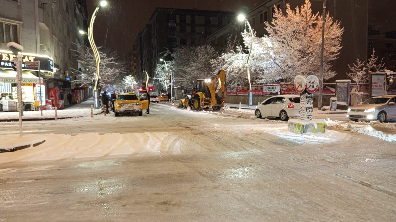 Van'da Kar Yağışı Etkili Oluyor! 7