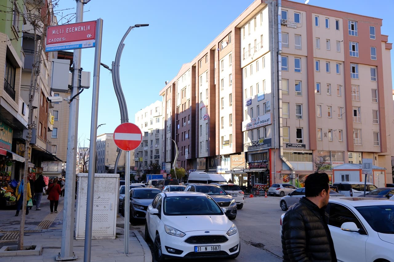 Van’da Trafiği Rahatlatacak Hamle! Bu Caddeler Tek Yön Oldu… (3)